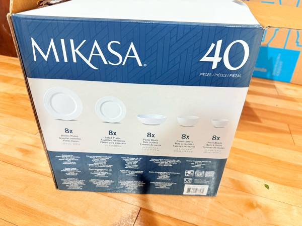 Mikasa Nellie 40 Piece Bone China Dinnerware 1