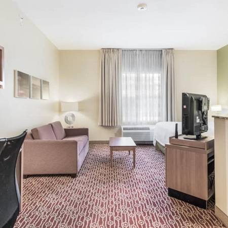 $1,280 / 1br - Explore Our Affordable Monthly Rates - No Lease, No Deposit Required! (4650 Cornell Rd, Blue Ash, OH)63974467376386122