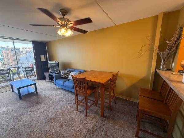 $2,350 / 1br - 681ft2 - Available 1 bed/1bath/1 prkng at Villa on Eaton Square (Honolulu)63939394907011122