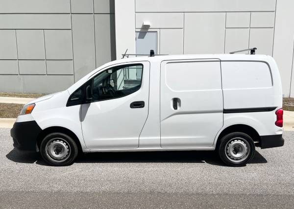 2018 Nissan NV200 SV - Photo 2
