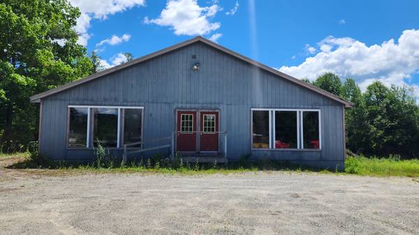 $4,000 / 7500ft2 - Nice commercial 7000 square feet on 2 acres with plenty of parking (474 WEST MAIN ST HILLSBOROUGH NEW HAMPSHIRE)63931659753603121
