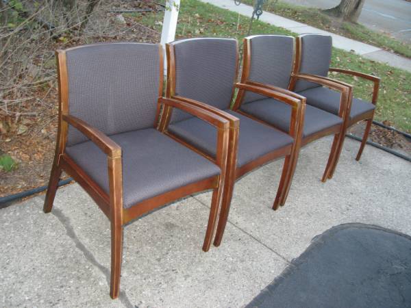Sillas 4 Kimball Beo Serie Gris Sillas Laterales con Marco de Caoba - $80 (Waukesha)63470634630401123