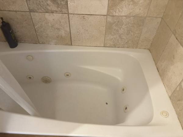 $3,495 / 3br - 1500ft2 - Very next 3BR 2bath with two Jacuzzi tubs for Rent (West Malden)63802024782593124