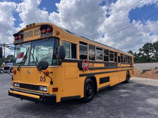 2006 BLUE BIRD ALL AMERICAN 84 PASSENGER BUS - $9,999 (Winder)63620279695491122