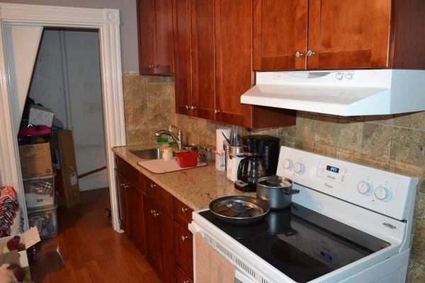 $1,800 Downtown Wakefield - Studio - Heat Included (Wakefield)63863135625601120