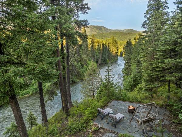 $1,199,000 / 3br - 2016ft2 - 2290 Riffle Drive (Leavenworth)63828063495171121