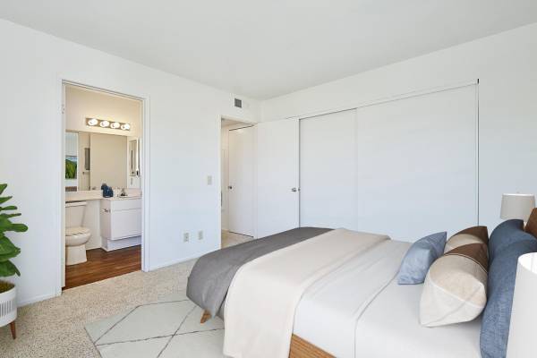 $2,869 / 3br - 1049ft2 - Quiet Meandering Walkways, Cable Ready, Picnic Tables (27303 N. Sara St., Los Angeles, CA)63700958374273121