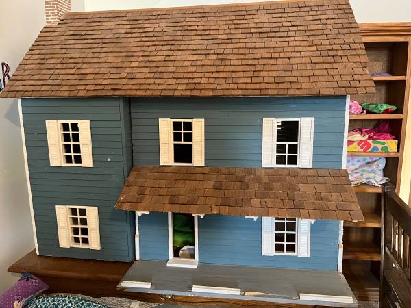 Vintage Doll House 1