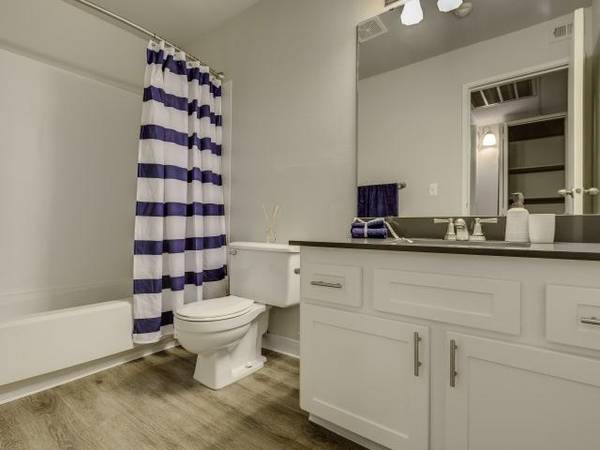 $2,247 / 2br - 840ft2 - Minutes from Microsoft and Nintendo! Leasing NOW! (Redmond)63808008294531121