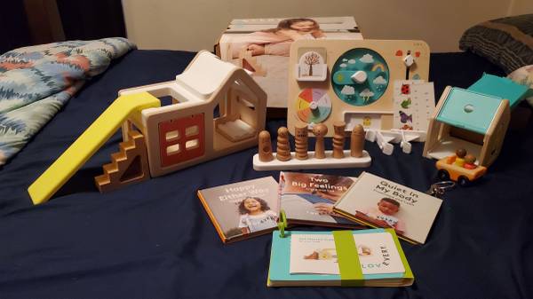 The Observer Play Kit by LovEvery 1