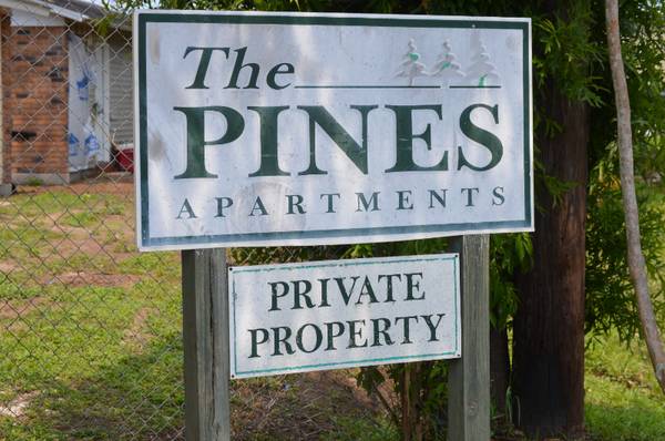$1200.00 / 3br - Recently Renovated 3 Bed 1 Bath Apt in Borussard Complex63857515743235121