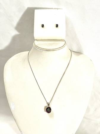 Colgante nuevo de topacio Mystic de 8 quilates, con collar de plata y juego de joyas a juego - $95 (Vacaville)63471042573571120