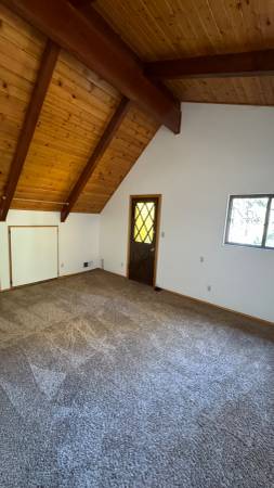 $2,195 / 3br - 1550ft2 - Beautiful 3+2 cabin overlooking the park and golf course …. (Pine Mountain Club)63876481820675124