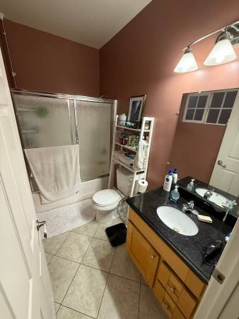 $1,500 / 1br - 400ft2 - Large Room with Private Bath in an Amazing House (San Diego)63933117549314122