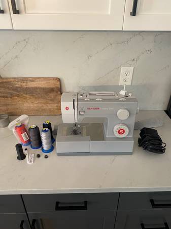 Singer 4411 HD sewing machine 1