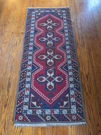 Small persian runner 6.5ftx31in 1