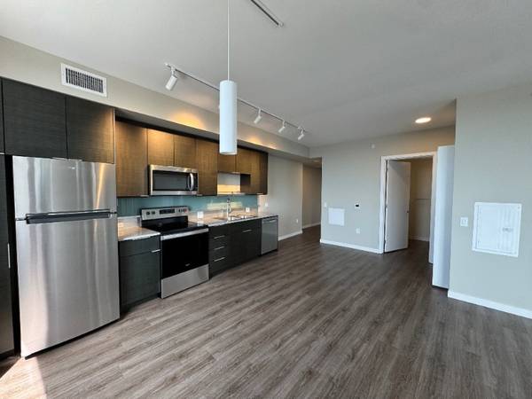 $2,322 / 1br - 748ft2 - Brand New Affordable 1-Bedroom in Luxury High-Rise (Yesler Towers)63408953469569121
