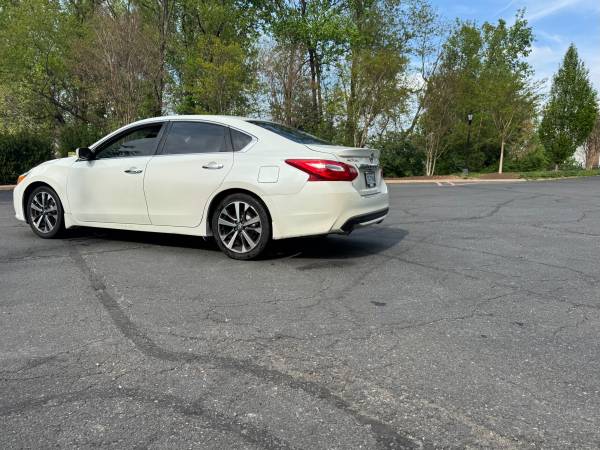 2016 NISSAN ALTIMA SR - $9,300 (Falls cherch)63616630646787124