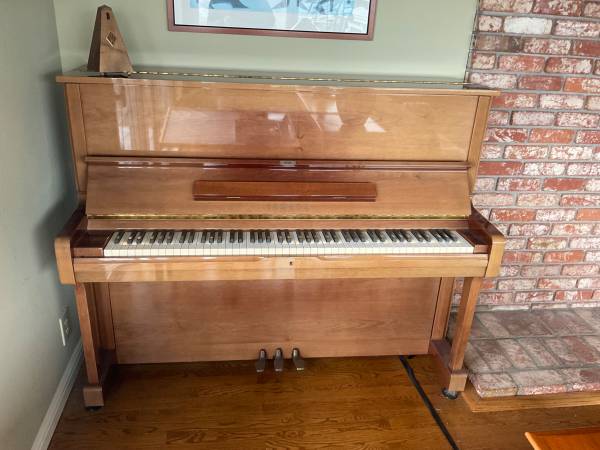Yamaha upright piano 1