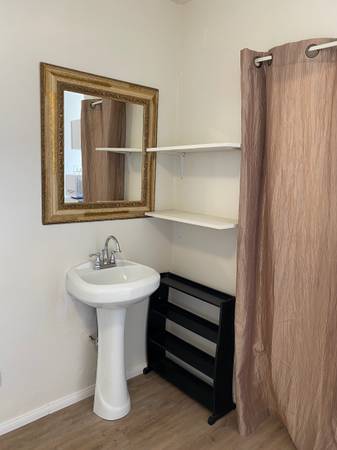 $1,350 / 200ft2 - Mini studio with bathroom (National City)64037044452865124