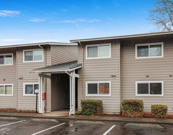 $1,425 / 2br - Popular 2 Bedroom/ 1 Bath - Storage Space - Washer/Dryer Hook-Ups (SE Portland)63841708442115121