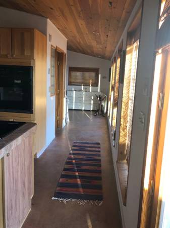 $1,550 / 1br - 700ft2 - Casita tranquila en encantadora LaCieneguilla (Santa Fe)63659885305347123