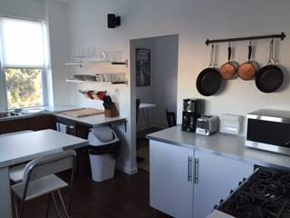 $1,795 / 2br - 1200ft2 - FURNISHED /SHORT TERM/ONE MONTH MINIMUM/AVAILABLE 10/1/25 (North Oakland)64013366921987124
