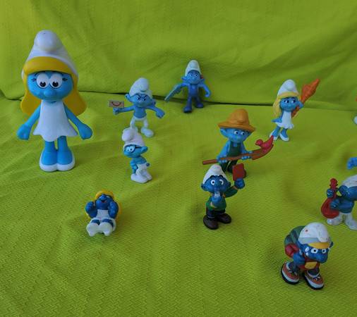 Lote de 15 figuras de juguete vintage de Los Pitufos - $30 (Tacoma)63437015920643121