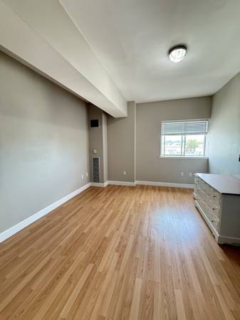 $1,800 Winthrop Studio Apartment | Steps from Winthrop Beach (Point Shirley)63620166631681121