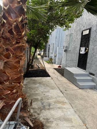 $2100.00 / 1br - 600ft2 - Modern 1 Bed / 1 Bath Apartment in Los Angeles, CA - Available 09/25 -63857623667585123