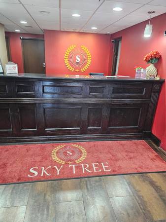 $383 / 1br - SkyTreeMini-fridge, Free WiFi, Wheelchair-accessible parking available (8175 E Skelly Dr, Tulsa, OK)63981977438339123