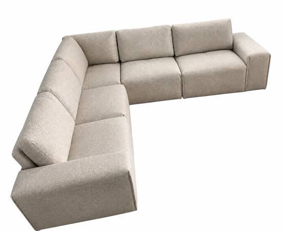 Sectional Couch (need gone quickly) flexible price 1