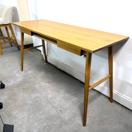 ARTICLE - Culla 55" Desk (Oak) 1
