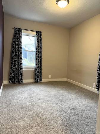 $800 / 2br - 797ft2 - Lovely 2BR/1BA in F-Wayne w/Yard & Appliances | Near I-69 & Parks (Fort Wayne | Close to IPFW, Northside HS, I-69 & Parks)63953481582338123