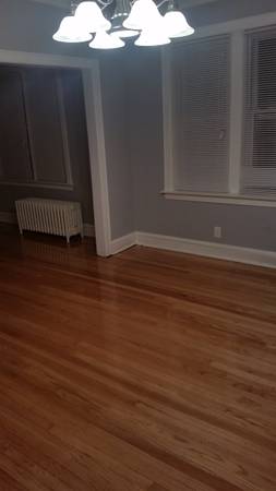 $1,300 / 1br - Spacious Floorplan! Smaller Intimate building! (Northwest Side)63899124236802124