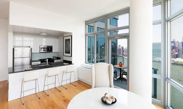 $8200.00 / 3br - Spacious 3BR/3BA ? Balcony, Washer/Dryer, Floor-to-Ceiling Windows (Long Island City)63862609681667123