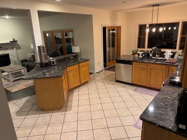 $950 Spacious furnished room in Port Huron (Port Huron)63840110020355122