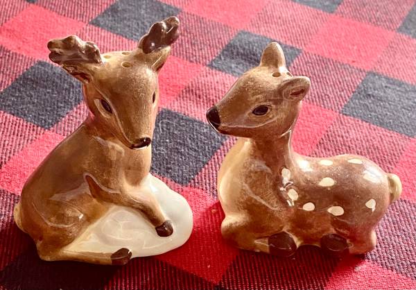 Buck & Doe Ceramic Salt & Pepper Shakers 1