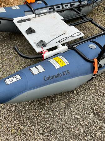 Colorado XTS Pontoon balsa personal y motores en venta - $1.400 (Sherwood)63471431303043121
