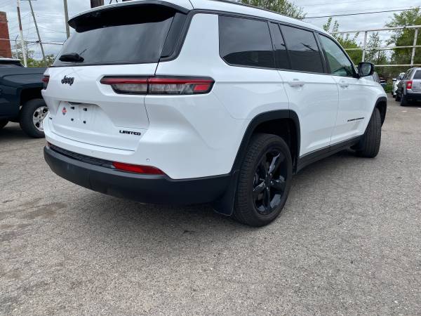2024 JEEP GRAND CHEROKEE L - $35,995 (DETROIT)63622120642563124