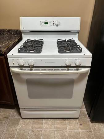 FREE – GE White Gas Stove/Oven Combo 1