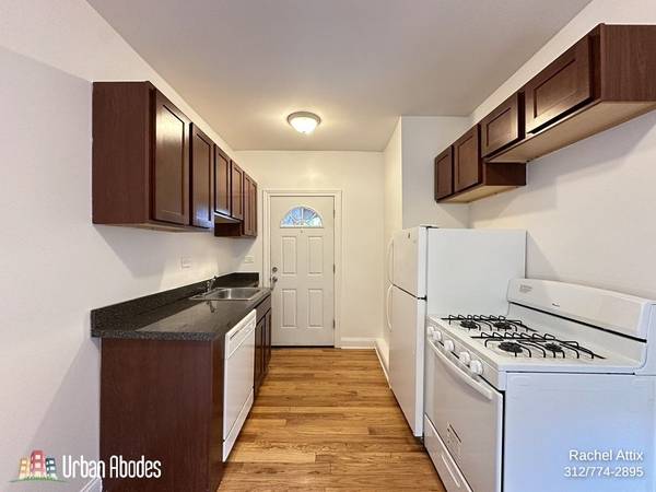 $1,795 / 1br - 700ft2 - *$300 Off Month 1!* Spacious 1 Bed/1 Bath w/Dishwasher, Available Now (Wrigleyville)63899122732419121