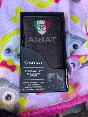 Ariat  Mens Wallet Slighty Used Save Money  cowboy 1