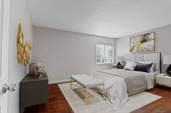 $2,395 / 2br - 1035ft2 - Charming 2 Bedroom 1 Bath in Canoga Park, Pet-Friendly, Central A/C (Canoga Park)63952932469891122