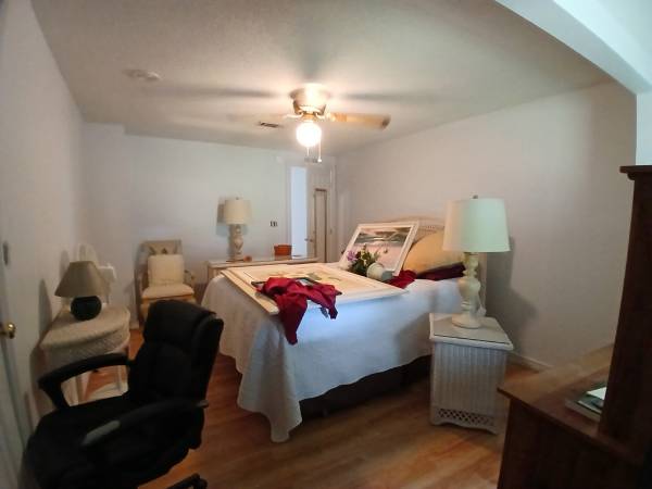 $1,550 / 2br - 2 Bed 1 Bath 1 mile to Indian Rocks Beach (Largo)64002494209794122