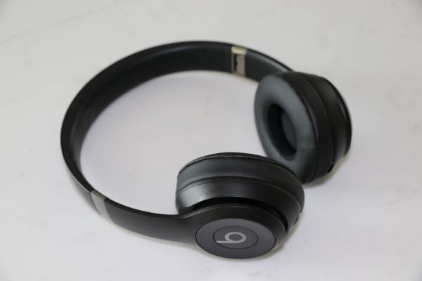 BEATS SOLO 4 WIRELESS BLUETOOTH HEADPHONES, BLACK 1