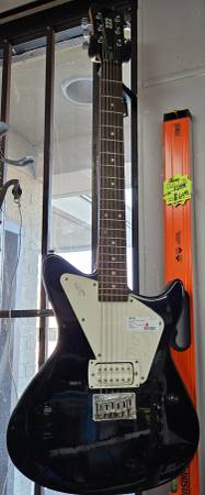 First Act electric guitar 193602-1 1