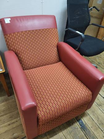 VERY NICE LIKE NEW HOTEL QUALITY RECLINE CHAIRS OVERSIZE FOR CONFORT (HOME59) 1