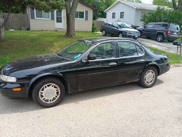 Infiniti j30 original de 1995 con 107 mil millas, funciona excelente - $1.100 (Round lake il)63618702394625120
