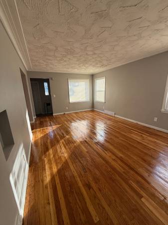 $1,400 / 3br - 11350 STOCKWELL - Nice 3br home east side near Denby - UPDATED INSIDE! (Detroit)64018942629763122